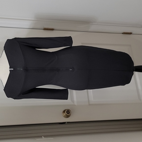 Ro & De Size S Charcoal Gray Midi Dress w/ Twist Detail Excellent Used Condition - Picture 4 of 12